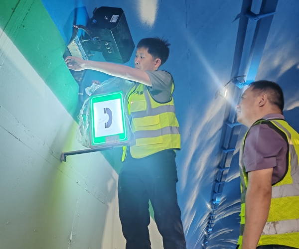 拒绝无效警报！快盈VIII定义声场技术如何重塑高速应急广播标准？